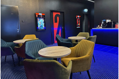 Premiere Cinemas Karlovy Vary - křesla ALFONSE a stoly PRATO 15