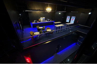 Premiere Cinemas Karlovy Vary - křesla ALFONSE a stoly PRATO 15