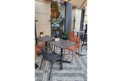 Baraqa restaurant - sklápěcí stoly MODENA 4 a židle JEDDAH
