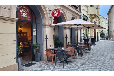 Baraqa restaurant - sklápěcí stoly MODENA 4 a židle JEDDAH