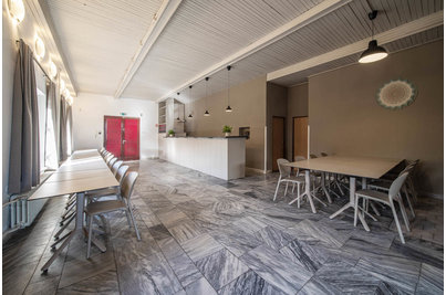 Kulturní centrum Horní Počernice - stoly NEMO a židle HUG