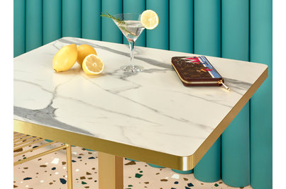 Stůl Tiffany s deskou v dekoru bílého mramoru