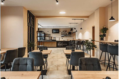 Mix Bistro - židle LAUREN a stoly PRATO