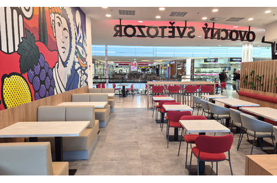 Ovocný Světozor OC Arkády - židle NUTA Light a stoly PRATO 16