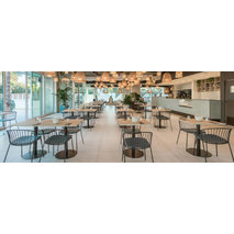 Kovový nábytek pro restaurace a kavárny