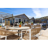 křesla Jonah White/Natural na terase