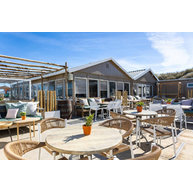 křesla Jonah White/Natural na terase