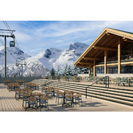 křesla Rotterdam na venkovní terase se stoly Modena