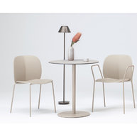 stůl s podnoží Tiffany VT a židlemi Mentha