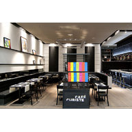 židle 710 v Café Cubiste v Paříži