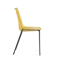 židle Akami v barvě 35 s černými nohami