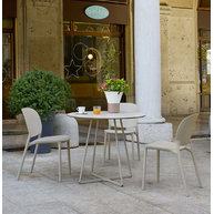 židle HUG se stolem Atomo 4