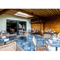 židle JAVEA Straw a sklopné stoly Modena