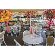 židle JAY a stoly Bistrot