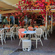 židle JAY a stoly Bistrot