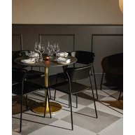 židle Lisa a stoly Tiffany se zlatou podnoží