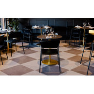 židle Lisa a stoly Tiffany se zlatou podnoží