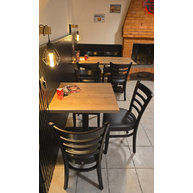 židle PORTER a stoly PRATO 16 QLTD s deskou Dub Halifax tabákový