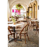 židle REIMS a stoly s Werzalitovou deskou