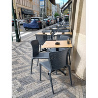židle SPYKER a stoly samovyrovnávací StableTable