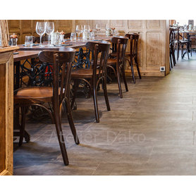 Nábytek do restaurace - židle Vienna a stoly Retro